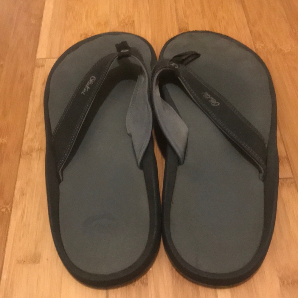 OluKai Ohana black and gray men’s sandals size 14